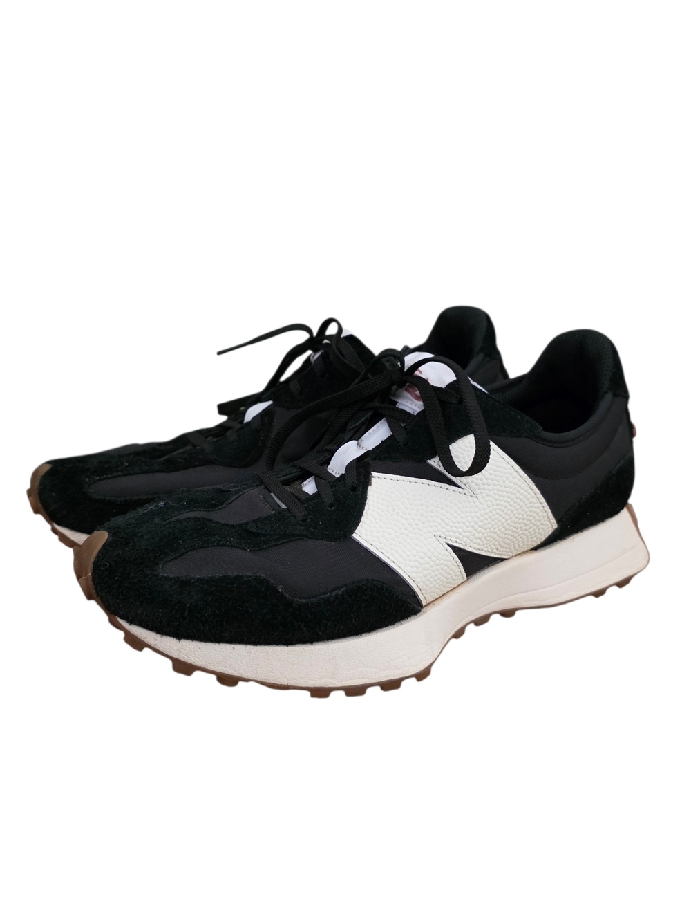 New Balance 327 Mens Black and White Retro Runner Sneakers